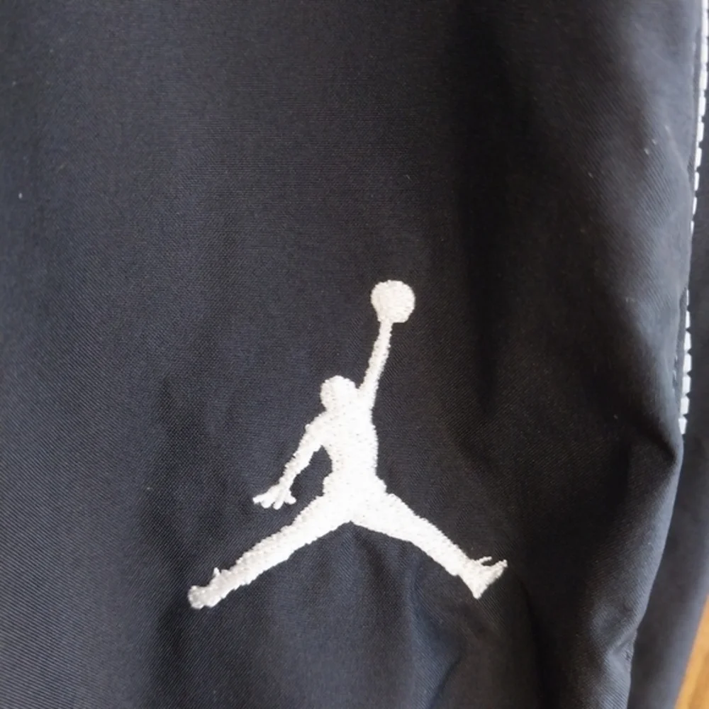 Jordan Men's Flight Heritage Gore-Tex Zippered Side Size 36 Black Wind Pants‎